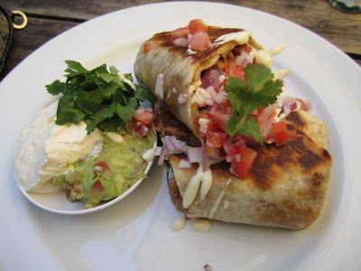 A Friend In Hand - Accommodation Broome 1