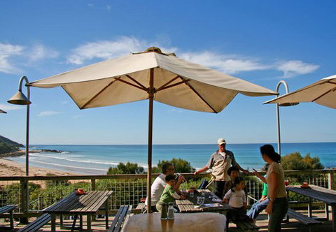 Wye Beach Hotel - Accommodation Broome 0