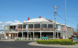 The Oxford Bathurst - Accommodation Broome 3