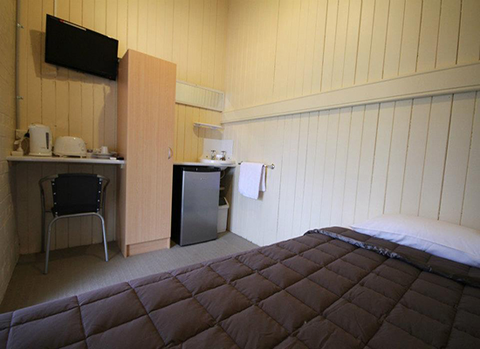 Grand Hotel (Mount Morgan) - Accommodation Broome 1