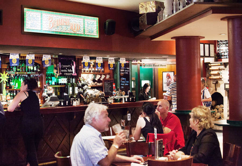 O'Malley's Irish Pub - Accommodation Broome 2