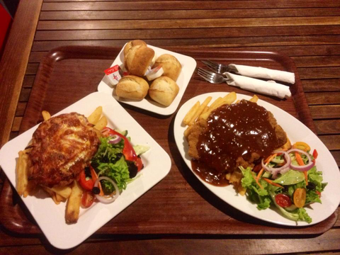 The Caves Country Pub - Accommodation Broome 1