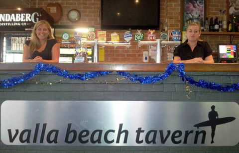 Valla Beach Tavern - Accommodation Broome 0