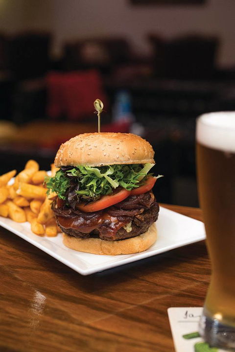 Dolly’s Bar & The Hibiscus Tavern - Accommodation Broome 1