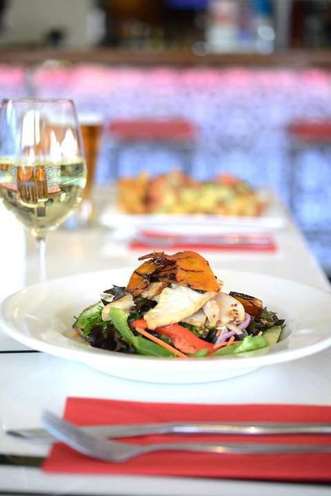 Dolly’s Bar & The Hibiscus Tavern - Accommodation Broome 4