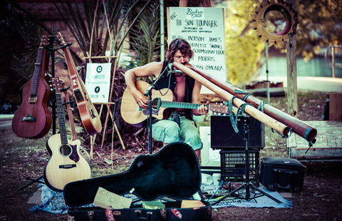 Buskers By The Lake - Accommodation Broome 0