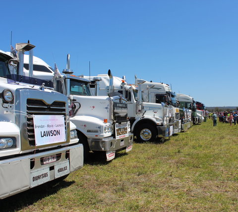 Lights On The Hill Memorial Convoy - Accommodation Broome 2
