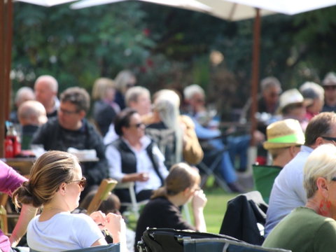 Music In The Gardens - Mitch King - Accommodation Broome 1