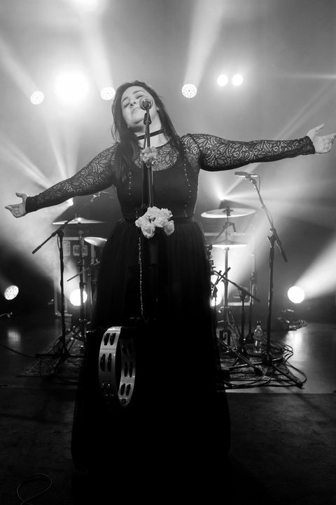 Bloom Sings Stevie Nicks, Carole King And Linda Ronstadt Songbooks - Charles Hotel - Accommodation Broome 0