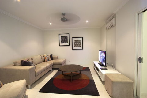 Island Views - Accommodation Broome 3