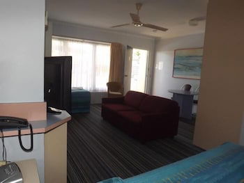Golden Sands Motor Inn Forster - Accommodation Broome 5