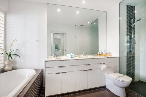 Ultra Broadbeach - Accommodation Broome 4
