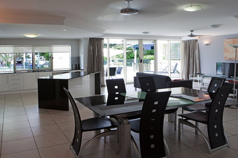 Waters Edge Apartments Cairns - Accommodation Broome 3