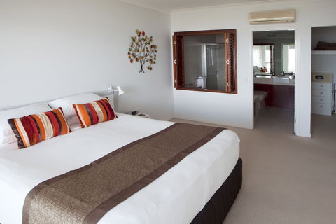 Waters Edge Apartments Cairns - Accommodation Broome 4