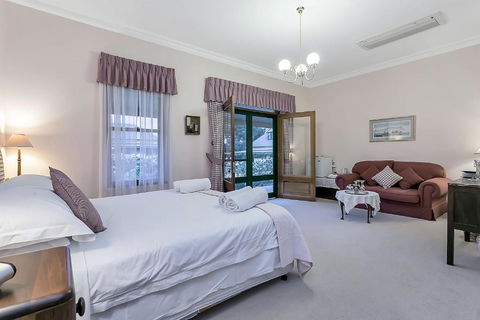 Abbotsford Country House - Accommodation Broome 5
