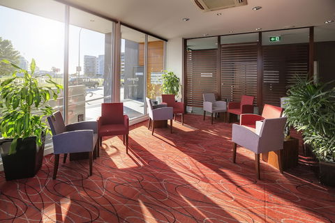 Honeysuckle Executive Apartments - Accommodation Broome 2