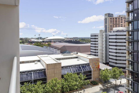 Oaks Adelaide Embassy Suites - Accommodation Broome 3