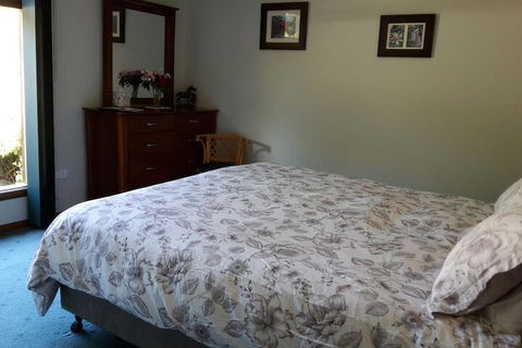 Eagles Roost Farmstay B & B - Accommodation Broome 2