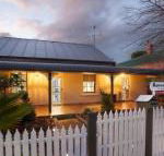 Rawsons Retreat Five Bedroom Home Walk CBD Includes Breakfast - Accommodation Broome