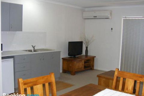 Fairways Bed & Breakfast At Jerilderie - Accommodation Broome 6