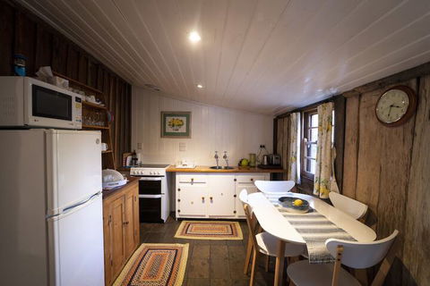 Camerons Cottage - Accommodation Broome 2