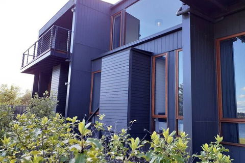 Amazing Unique Five-Star Waterfront Retreat - Accommodation Broome 1