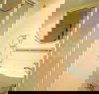 Snowdragon - Accommodation Broome