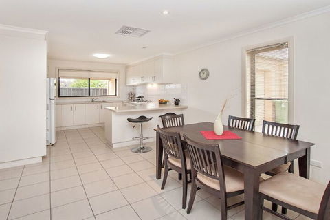 Ulmara 2 - Accommodation Broome 4