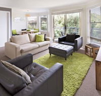 Caribou 3 - Modern  spacious with views over Lake Jindabyne - Accommodation Broome