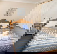 Central Park 7 - the convenience of location  the warmth of comfortable living - Accommodation Broome