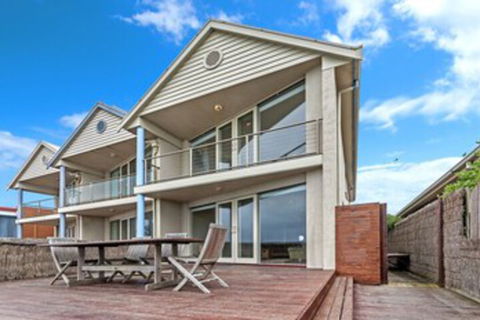 RUBYS BEACHFRONT - Accommodation Broome 0