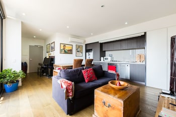TALIA, 1BDR Carlton Apartment - Accommodation Broome 0