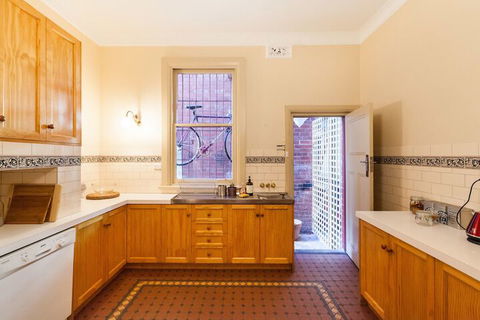 MADELINE, 1BDR Fitzroy Apartment - Accommodation Broome 6