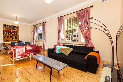 MADELINE, 1BDR Fitzroy Apartment - Accommodation Broome 7
