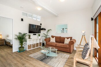 Half Moon Cottage - Accommodation Broome 0