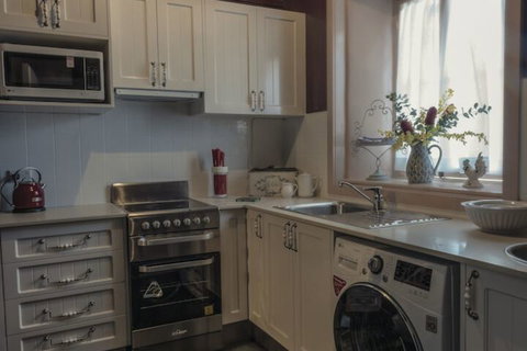 Hartley Historic Cottages - Accommodation Broome 3