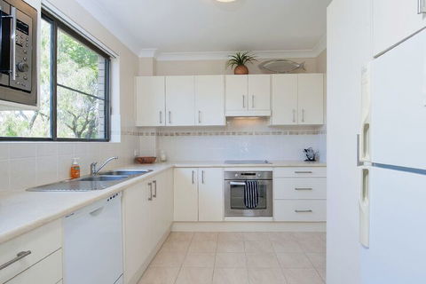 Victory Court Unit 3 / 3 Columbia Close - Accommodation Broome 4
