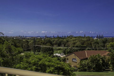 KINGSCLIFF HOLIDAY HOME On The HILL SYDS VIEW - Accommodation Broome 1
