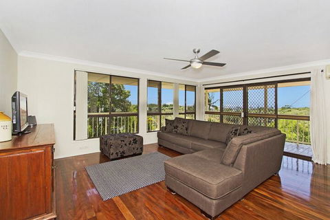 KINGSCLIFF HOLIDAY HOME On The HILL SYDS VIEW - Accommodation Broome 4