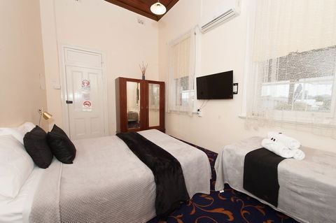 Riverina Hotel - Accommodation Broome 4
