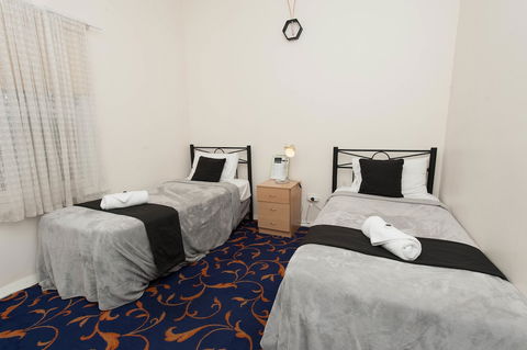 Riverina Hotel - Accommodation Broome 3