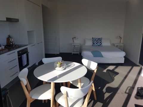 Watt Street Studio Apartment W / Ocean Views - Accommodation Broome 2