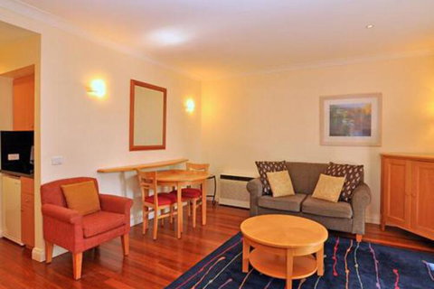 Villa Pinot Located Within Cypress Lakes - Accommodation Broome 7