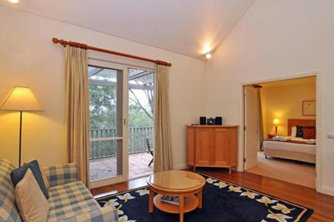 Villa Merlot Located Within Cypress Lakes - Accommodation Broome 2