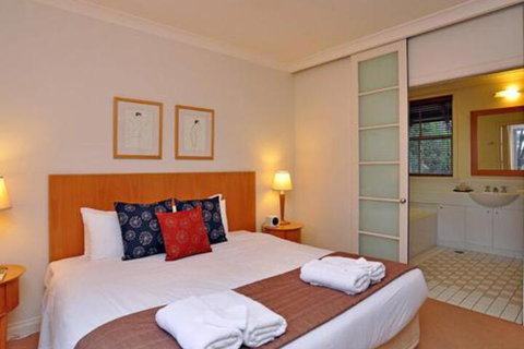 Villa Merlot Located Within Cypress Lakes - Accommodation Broome 6