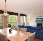 Villa 3br De Saran Resort Condo located within Cypress Lakes Resort nothing is more central - Accommodation Broome