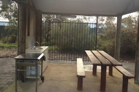 Parndana Hotel - Accommodation Broome 2