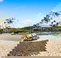 Resort Style 2 Bdrm in Homebush with Bay View - Accommodation Broome