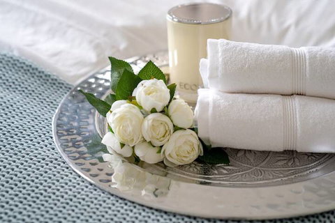 AUJOY 4 Bed Townhouse Glen Waverley - Accommodation Broome 6