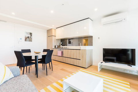 Tori, 1BDR Southbank Apartment - Accommodation Broome 2